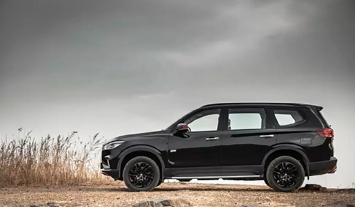 MG - Gloster Black Storm 44 - Best Car Rentals - Best Preowned Car - Exclusive Concierge Club.webp